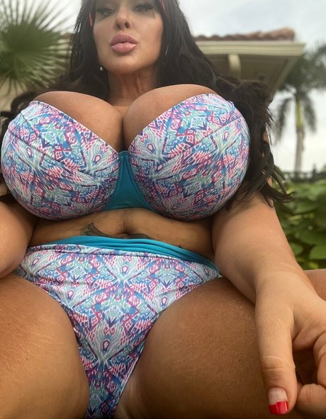 Kristine 38NN onlyfans leaks