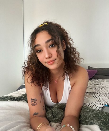 Spicy Honey free onlyfans