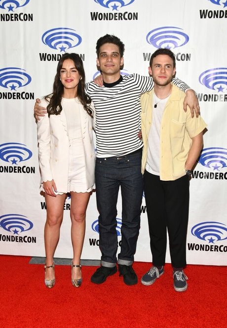 Elizabeth Henstridge free onlyfans porn