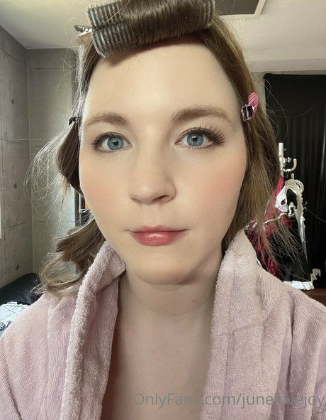 junelovejoy onlyfans leakes