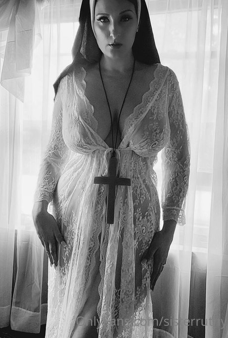 sisterruthy onlyfans desnuda