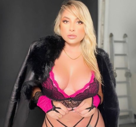 Karine Dayane onlyfans leake