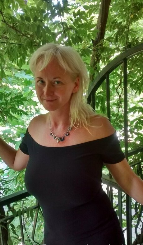 monicutex2 onlyfans naked