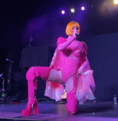 Tessa Violet onlyfans nude