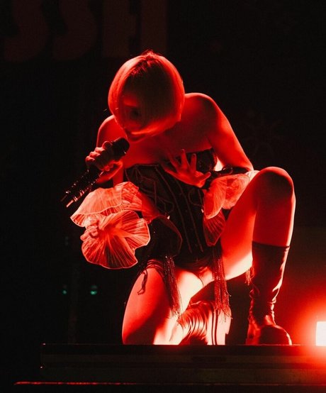 Tessa Violet onlyfans nudes