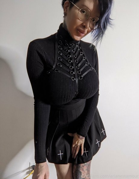 arianestamour onlyfans nude pictures