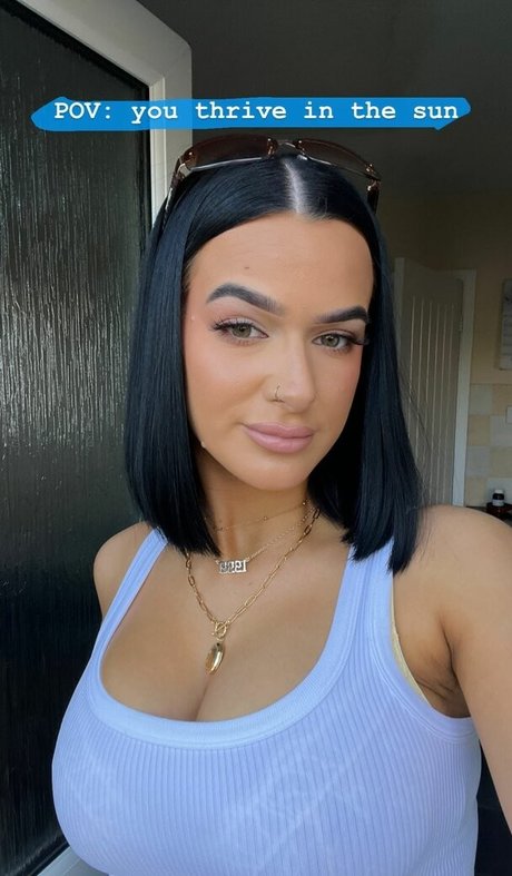 Louise Reid onlyfans porn nude