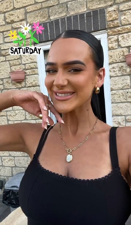 Louise Reid onlyfans public photos