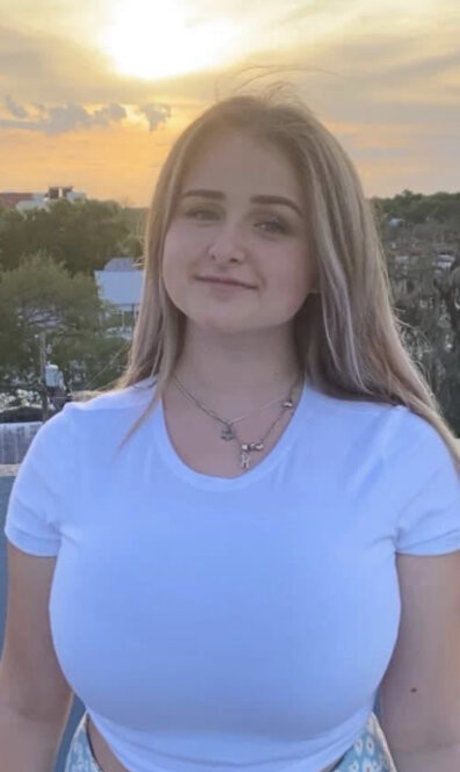 Abby J only fans pic