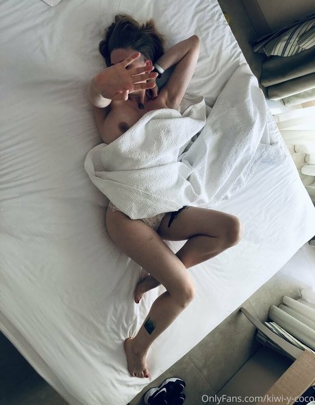 kiwi y coco tits onlyfans