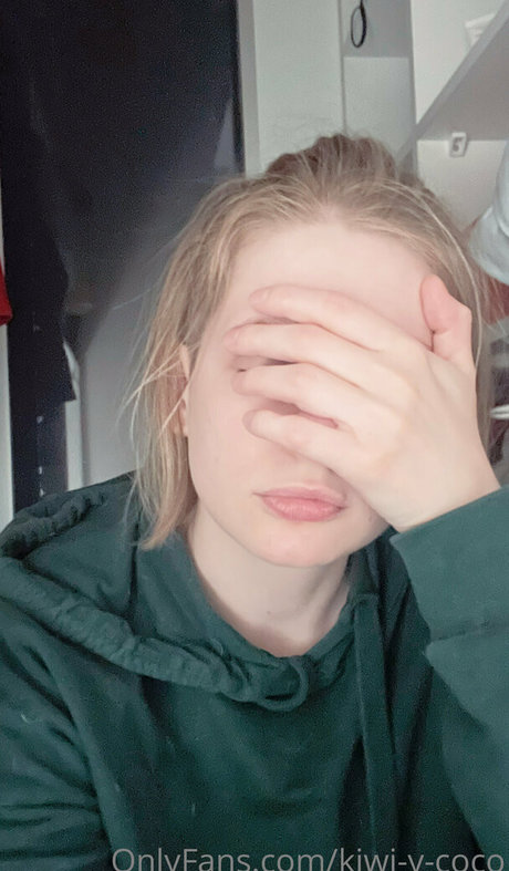 kiwi y coco nude onlyfans pics