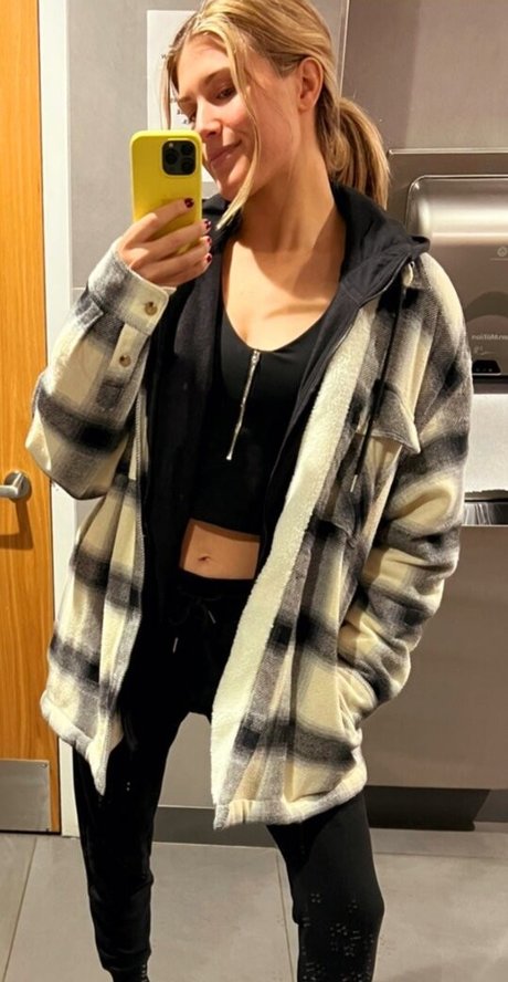 Eugenie Genie Bouchard onlyfans strip