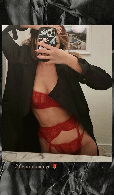 Elizabeth Gillies leaks only fans