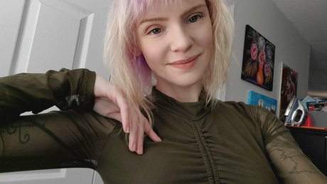 Nora Ivy onlyfans star