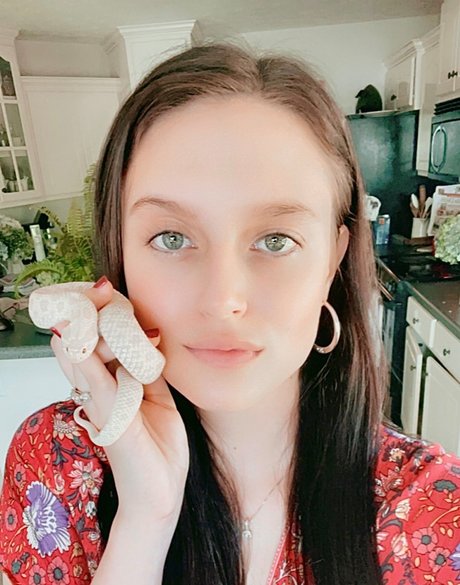 Grey Lenevn onlyfans content