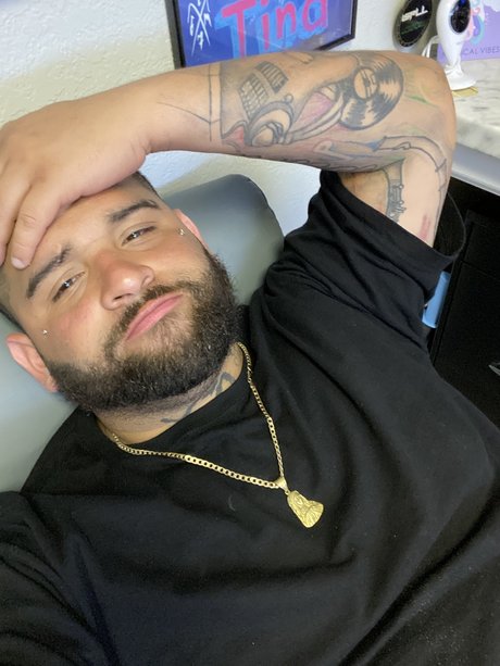 Joel Santos onlyfans model images