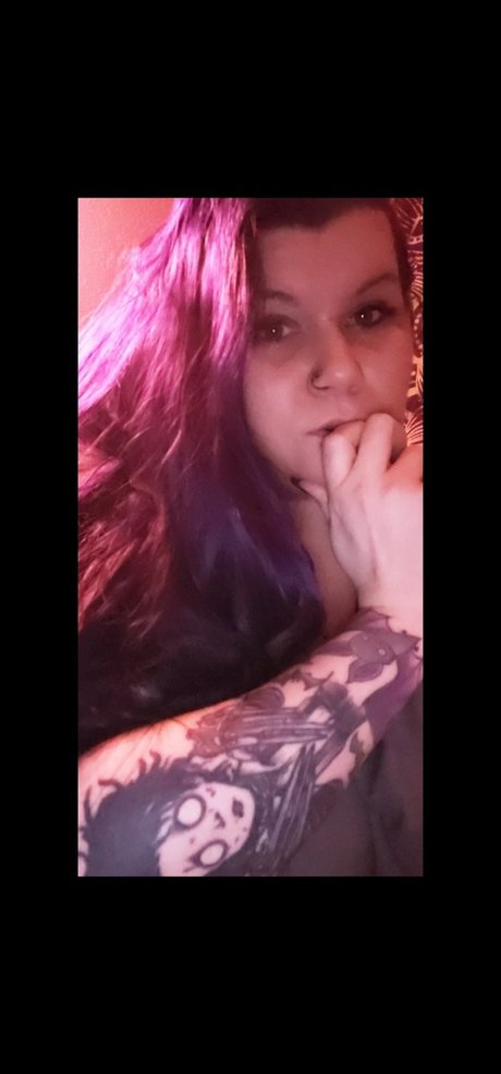 Nikki Phoenix onlyfans leak ass