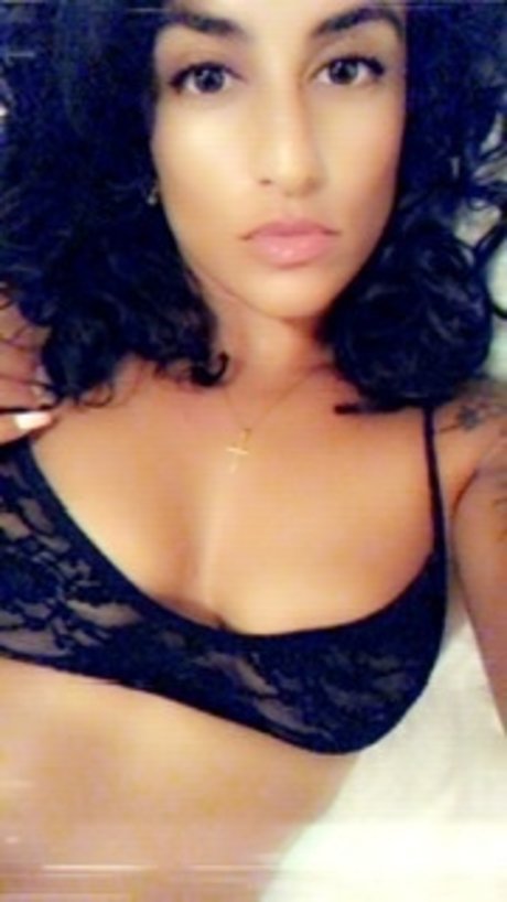 Persian Ash only fans pic