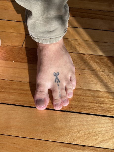 Cutonthedottedline new onlyfans