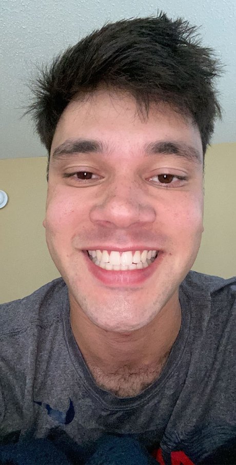 Charlie Kress nudes onlyfans leaks