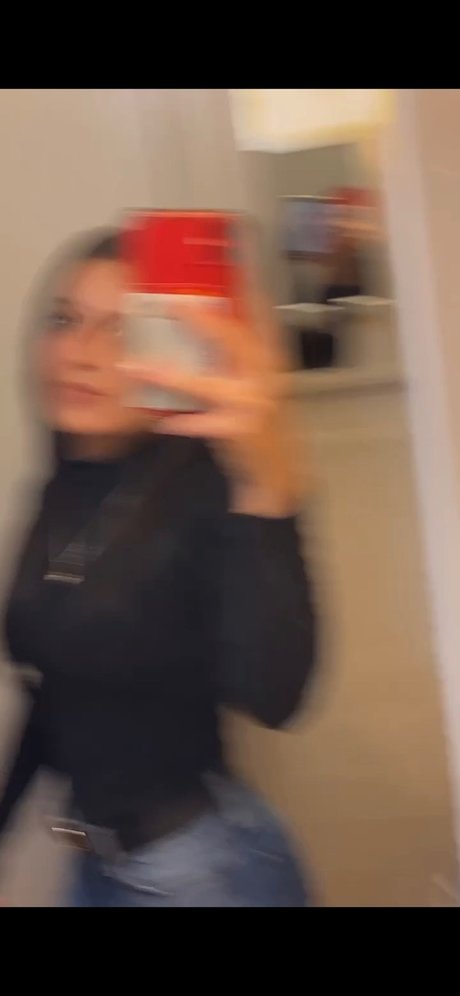 Skinny girl_ onlyfans.