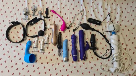 OMGWhatsGoingOn onlyfans topless