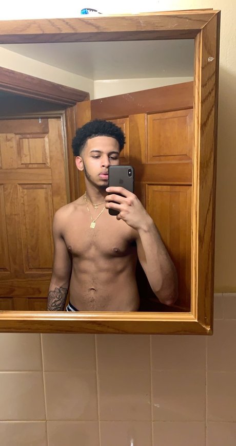 PrettyBoii E onlyfans free content