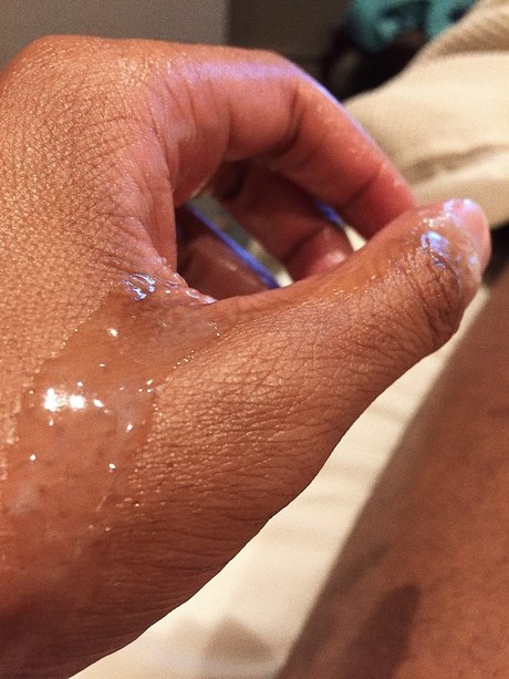 G O L D E N_ onlyfans leak