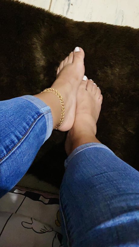 cute feets onlyfans boobs
