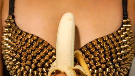 Peaches Pleasure only fans porn