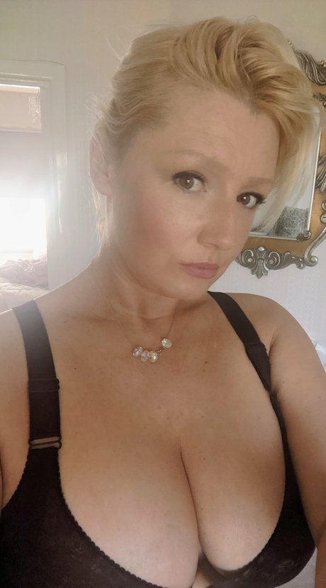 Playboy Model onlyfans leaked.