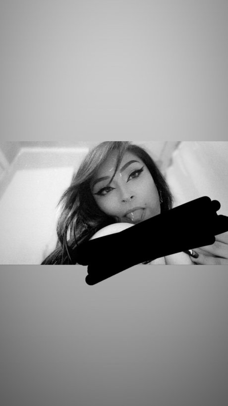 Pixie Uchiha onlyfans free porn