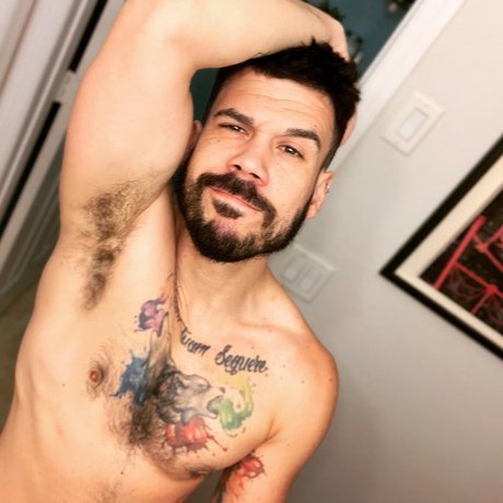 Mike Pitts ass onlyfans