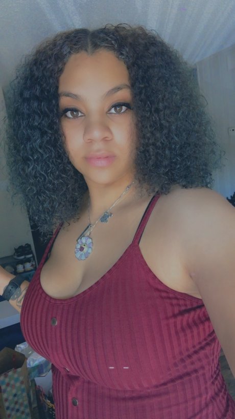 Elaine Nedd leaked onlyfans.