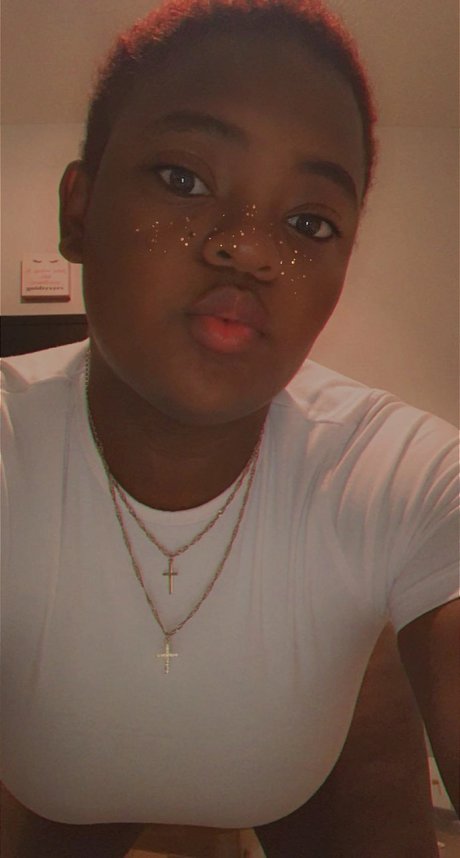 Pinky_ onlyfans naked pics