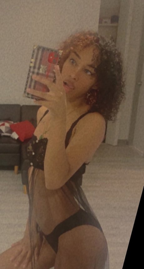 Raevyn Olivia onlyfans lesk