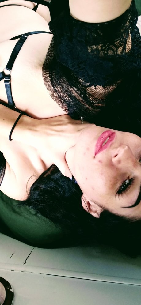 Qu N R_ onlyfans free content