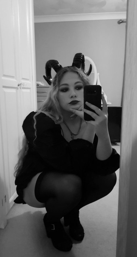 Hayden Calypso free_ onlyfans nude pics