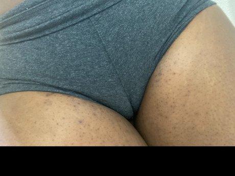 Loveli_ onlyfans photo