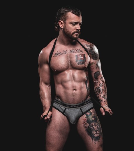 Callum Colbey boobs onlyfans