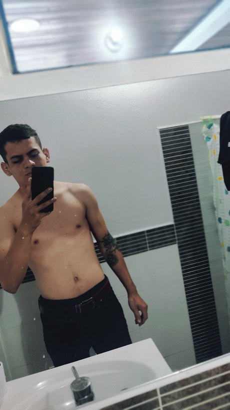 Luis Puentes nude leak onlyfans