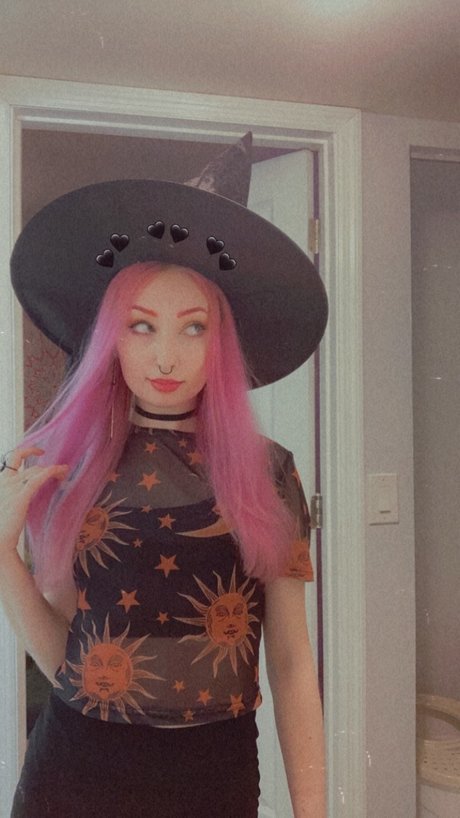 Princess Violet only fans pictures