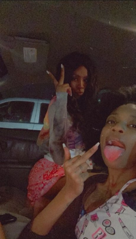 2N s only fans nude leaks