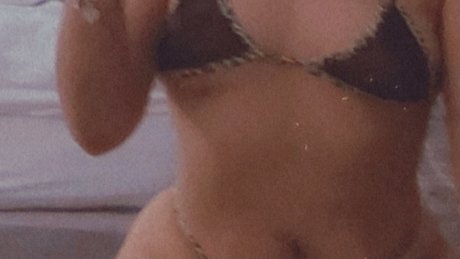 Itzel strip onlyfans