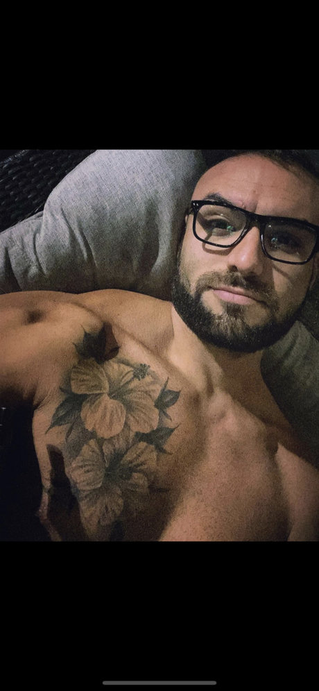 Rioncummings is on onlyfans