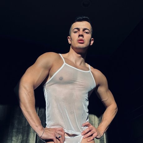 Eric Rey onlyfans boobs