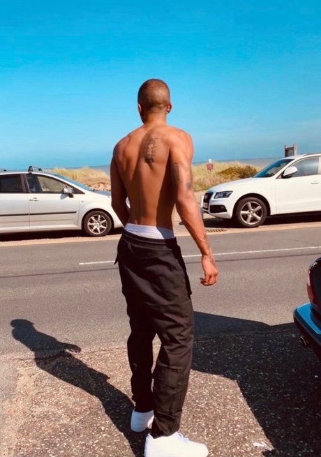 REDROARZ onlyfans porn leaks