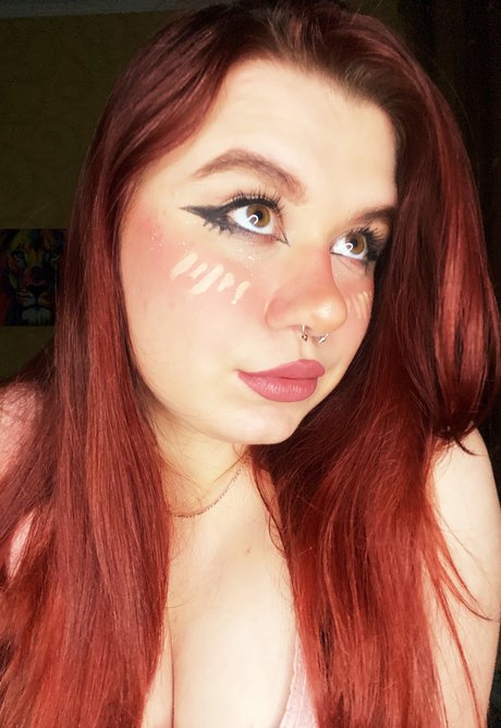 Red doughnut_ onlyfans.