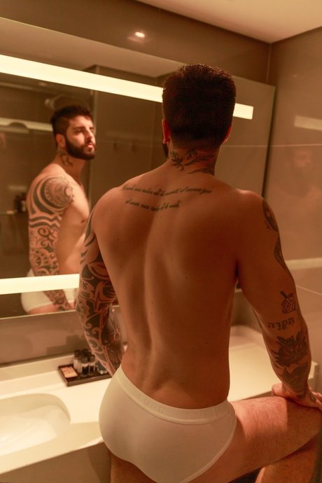 Rafael Newbold sexy onlyfans