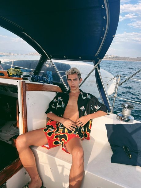 Rafael Concetto onlyfans strip tease